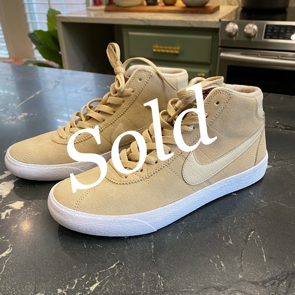 Nike - Picture 1 of 7